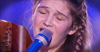 Jeneve Rose Mitchell is a one woman band. Growing up without electricity, she turned to music to pass the time. Today, she's showcasing her talents on the American Idol stage with a chilling rendition of 'Angel' by Sarah McLachlan. WOW!