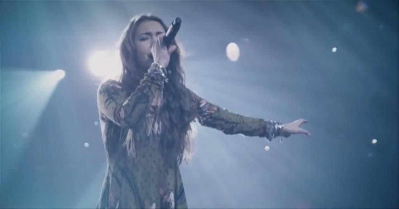 'How Can It Be' - Lauren Daigle Live From Winter Jam - Staff Picks