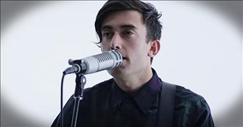 'Children of God' - Beautiful Acoustic Performance From Phil Wickham