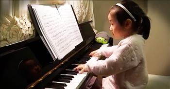 This 3-year-old sat down and the piano and started to play a masterpiece. I can't get over the talent this little musical prodigy has. WOW!
