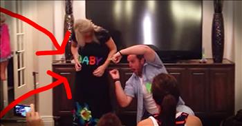 This couple was ready to reveal their baby's gender. And this epic dance number might be the most entertaining reveal I've ever seen. How cute! 