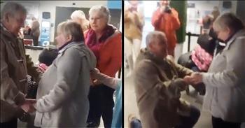 Hugh Booth and Kate have been together for over 5 years. And when Kate returned home for a trip, Hugh knew this was the perfect moment to propose. His heartfelt proposal at the airport is absolutely beautiful. AWW!