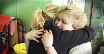 For the last 18 years florist Megan has worked 7 days a week just to keep her business afloat. Even the day she had back surgery she went in to work! So when Jackie O heard about this amazing hardworking woman she knew she wanted to help. And seeing Megan surprised by $10,000 had me tearing up. This is beautiful!