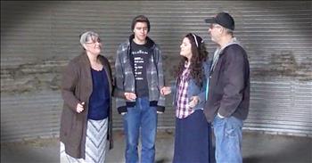 A family steps in the silo on the family farm to get into the Christmas spirit and the result is really cool!