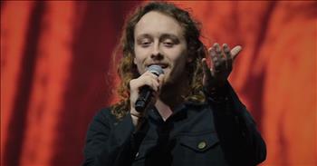 Hillsong Worship Praises With Live Performance of 'Crowns'