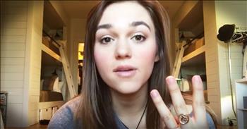 Duck Dynasty princess Sadie Robertson has a life hack that has saved her from making regrettable life choices. That trick is what she calls the 5 second rule. Sadie is sharing that 5 seconds of awkward can save your life. This is such a true and powerful trick that could save all of us from some big headaches. Do you know someone who could benefit from this rule of thumb?