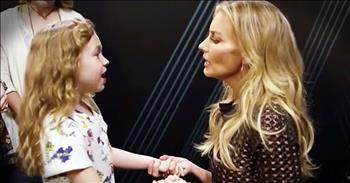 Country star Faith Hill always makes time for her fans. Just look at this sweet moment when a young girl met Faith and they started to sing together. What a precious duet!