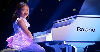 5-year-old Anke is a talent beyond her years. Just listening to a few seconds of her piano playing will absolutely amaze you. And when you watch her perform on Little Big Shots, I can't help but notice that smile on her face. I'm so glad she's able to use her talents to inspire and bring happiness to others.