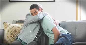 We spend so much time focused on our phones and social media that we often forget to spend quality time with those around us. So this Mother's Day Zales is challenging people to unplug and spend some real quality time with their moms. When these folks took the time to really talk to their moms they learned some super surprising things about their moms. How cool is it watching these incredible moments unfold? 