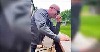 Colorblind Artist Cries When He Sees Color For First Time
