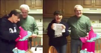 Grandma-to-be Robin Peterson just found out that her daughter is pregnant with triplets. The entire baby reveal was captured on camera in the most incredible way. 
But the story behind this reveal is even more special. 

Robin's daughter has been trying to have another child for years and her battle with infertility has not been easy. She faced three miscarriages and recently turned to IVF. 

By the grace of God, it worked and Robin's emotional reaction to the news made me want to cry too. God is so good!