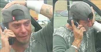 Texas resident Aaron Mitchell was left with nothing when Hurricane Harvey came though his area. He walked nearly 12 miles just to get to safety. Left with no cell service, Aaron pleaded on a news segment for his family to contact him and let him know they were okay.

Thankfully, his father saw the broadcast and was able to get through to Aaron. Their emotional phone conversation was captured on cameras and it will bring a tear to your eye. This hurricane has devastated the area and torn families apart. 

I'm so glad this man was reunited with his own parents and other's were there to assist. Prayers for those still searching for loved ones. 