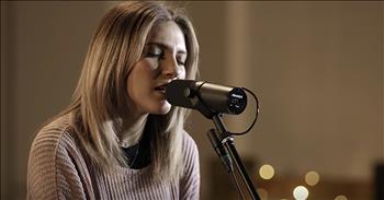 'When I Think Upon Christmas' - Hillsong Worship Acoustic Performance