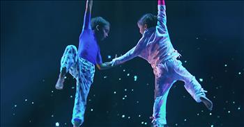 These two child aerial acrobats took everyone's breath away with their amazing performance. Recently, this adorable pair visited Steve Harvey on Little Big Shots. They decided to show off some of their aerial skills and it was absolutely amazing. 

It's hard to believe that a child can possess so much ability but that's exactly what happened in this clip. Just watch as the two children perform a very difficult acrobatic routine. They were so fearless and performed to perfection. You can tell that they practiced a lot and really love what they are doing. They are definitely some of the most talented children I have ever seen. And I am sure the people who were watching them felt the same way. 

Everyone in the crowd was already filled with so much anticipation, but when the two children began their routine, the audience was really stunned! Just look how strong these two are and how easy it was for them to lift themselves into the ropes. They really made their performance look natural and so effortless. I was certainly impressed by their amazing skill and incredible strength. What about you?