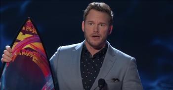 Chris Pratt may be a big Hollywood actor, but he is not at afraid to talk about God and be open about his faith. Chris has come a long way in his Hollywood career. But this levelheaded guy doesn’t let his celebrity status get in the way of his firm faith, and he admits that he never misses an opportunity to get vocal about God. And in a world where it’s unpopular to express your opinion about the Lord, this is a big stance for Chris to take. 

Today, he is accepting an award at the 2018 Kid’s Choice Awards and he’s taking the time to share the message of Jesus. “I want to thank God. I always do that when I’m up on a big platform in front of a bunch of young faces. I say ‘I love God.’ That’s my thing. I love Him and you should too.” 

The life of a movie star often seems glamorous from the outside looking in, but Chris has weathered his share of storms. Before this blockbuster star became an actor, Chris got caught up in the “party” lifestyle. But thankfully, he met Jesus and now he wants everyone else to know the glory of our Lord. 

It’s so amazing to watch a star of this caliber use his platform to give praise to our God’s name. There are so many young people in the audience and watching at home that will hear this powerful acceptance speech. What an incredible message for today’s generation. 