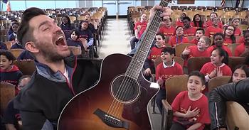 Talented musician Andy Grammer leads the PS22 Chorus in a beautiful performance of ‘Don’t Give Up On Me.’ 

This song is featured on the soundtrack for the upcoming film ‘Five Feet Apart.’ Now, this world-renowned choir is belting out the powerful lyrics.

“I will fight
I will fight for you
I always do until my heart
Is black and blue”

Pop artist Andy Grammer brought us hits such as ‘Keep Your Head Up’ and ‘Honey, I’m Good.’ 

Today, he is teaming up with the talented children of the PS22 Chorus for this special song and it’s absolutely incredible. Gregg Breinberg directs this Graniteville, Staten Island chorus, which was founded in 2000. 

After posting some of their performances online, now these elementary school students are known all over for their amazing covers and beautiful musical arrangements. 

Just listen as these children passionately perform the chorus of ‘Don’t Give Up On Me.’

“I'm not givin' up
I'm not givin' up, givin' up
No, not me
Even when nobody else believes
I'm not goin' down that easily
So don't give up on me”

When I look at all of the smiling faces, I just know that these school children are having an amazing time. This power ballad truly reminds us that God will always fight for us. He stands by our side, no matter what, and that is such an incredible gift. 

What a blessing to hear these children sing out these words with love and confidence. Who else enjoyed this special performance?