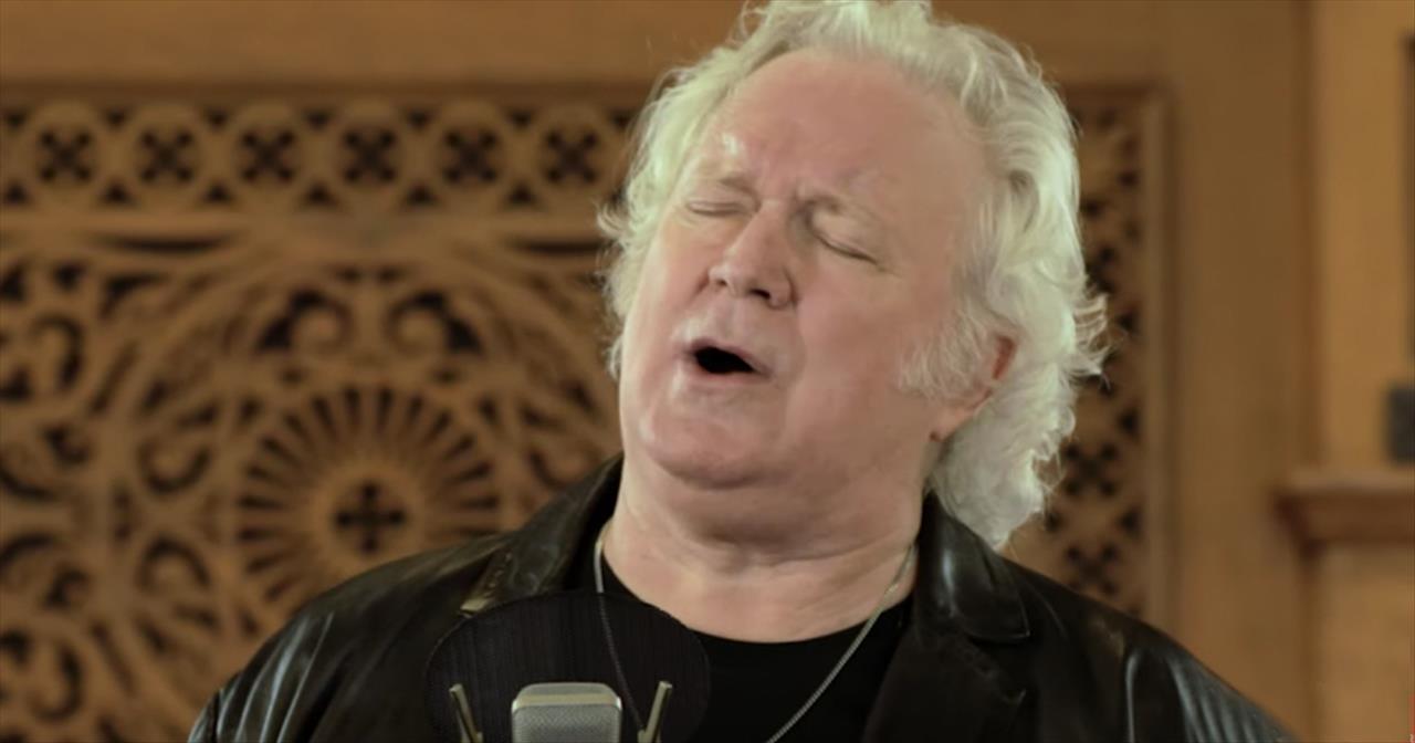 'Wine Into Water' Acoustic Performance From T. Graham Brown