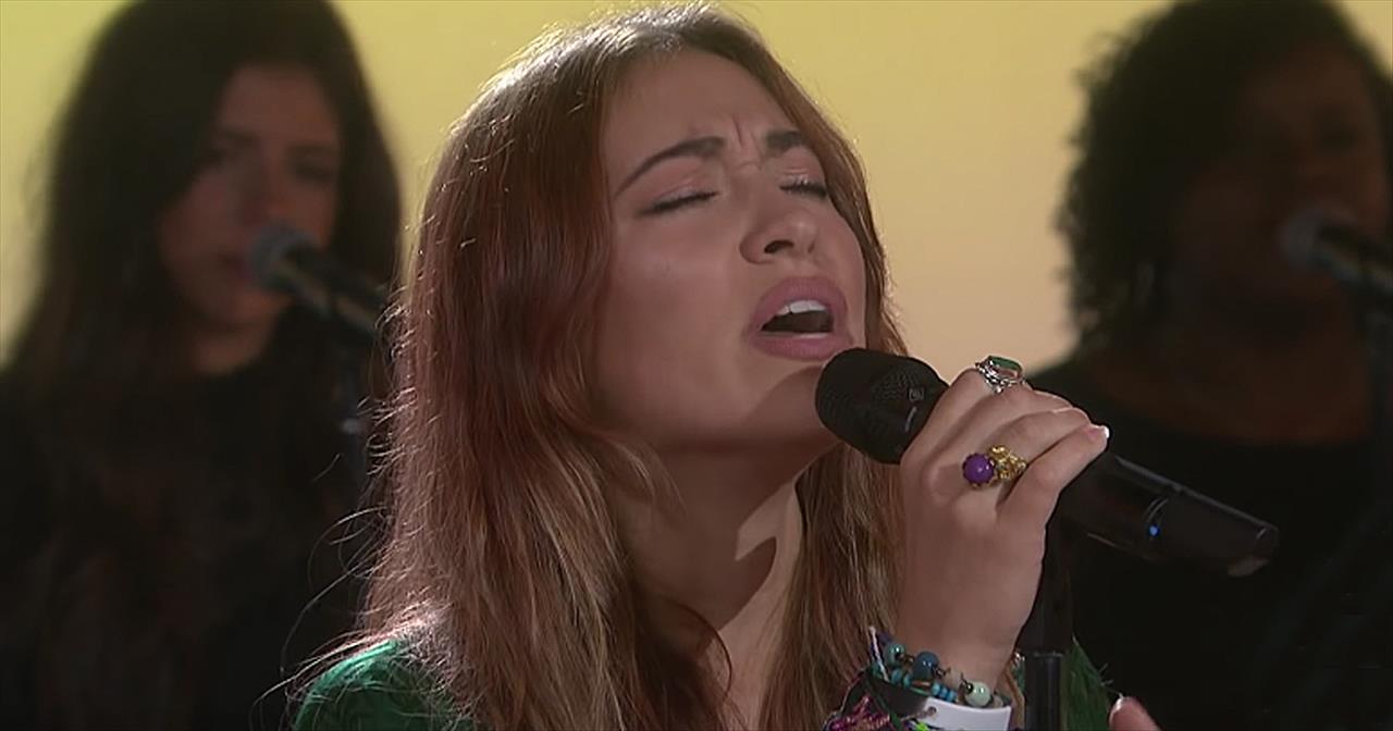 Lauren Daigle Performs Rescue On The Today Show 3553