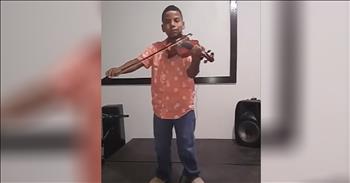 America’s Got Talent alumni Tyler Butler-Figueroa performs a brilliant violin cover of ‘Hallelujah.’ 

We first met this talented young man when he auditioned for the fourteenth season of America’s Got Talent. I think the whole world’s heart melted when they heard his touching backstory and watched his incredible performance. 

Tyler started to play the violin at the age 7, after he nearly lost his life to cancer. His treatments caused him to lose his hair and he immediately became a target for bullies. But music, and the violin, gave Tyler an outlet and he started to gain confidence and come out of his shell. His performance of ‘Stronger’ from Kelly Clarkson led judge Simon Cowell to press the golden buzzer. 

Tyler made it all to the finals with his impressive violin performances getting better and better each week. Now, he’s sharing a special performance that is sure to be another hit. Leonard Cohen’s rendition of ‘Hallelujah’ is one of the most popular songs of all time. 

The powerful song was originally released in 1984, but it wasn’t until Jeff Buckley recorded his own version in 1994 that the song really started to gain momentum. 

Now, Tyler is performing his own instrumental version of the modern day classic and it is simply stunning. The violin truly gives this song an entirely new feel and you can definitely see how talented this young artist really is. 

Time after time, Tyler reminds us all why he earned that initial golden buzzer on AGT. Don’t you agree?