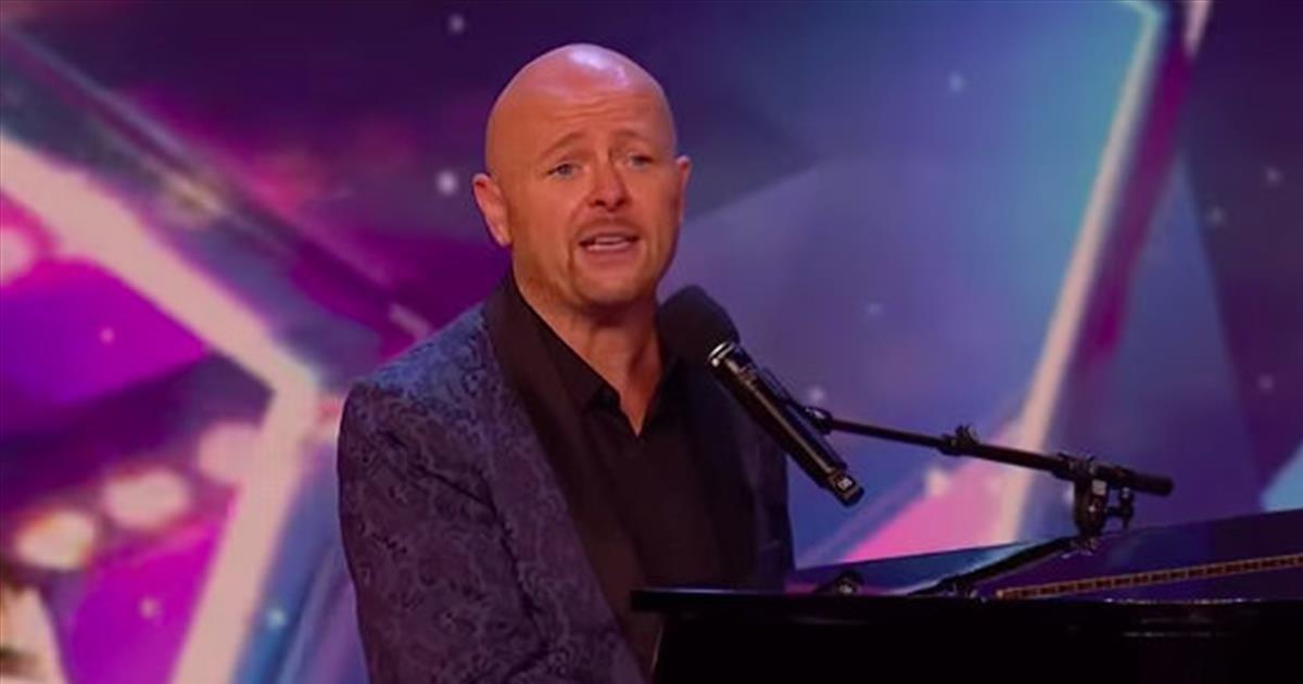 Musical Comedian Jon Courtenay Earns Golden Buzzer With Funny Piano 