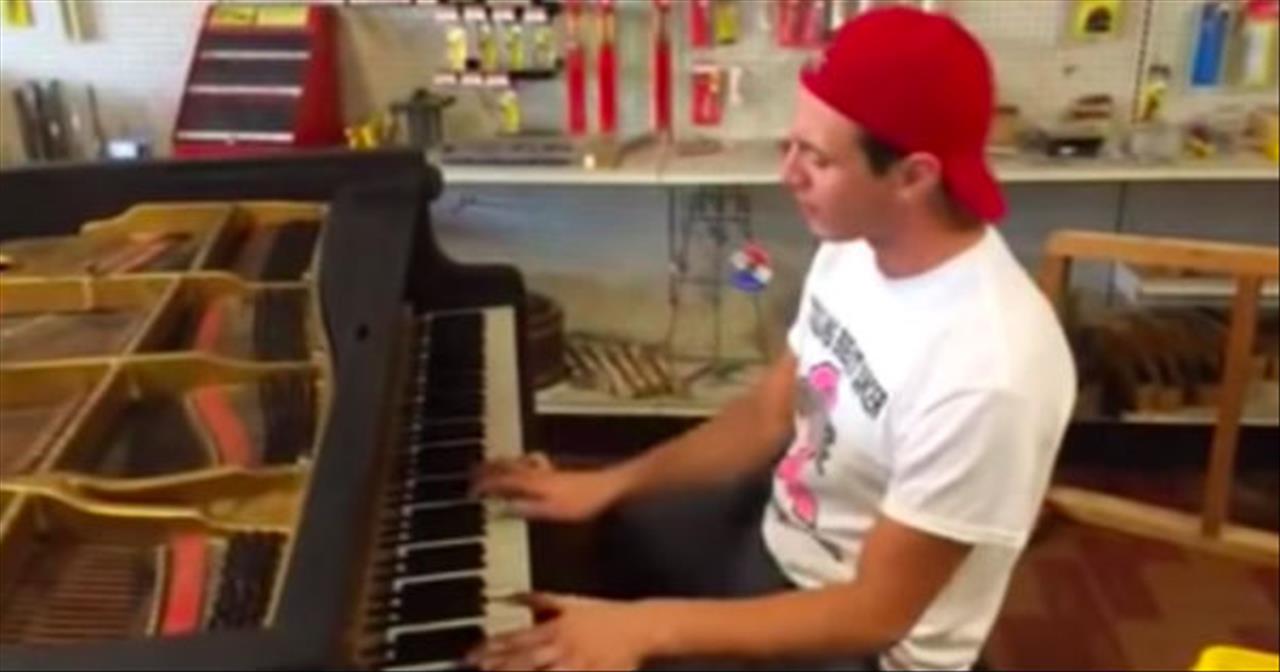 alivio borgoña caballo de Troya Random Guy Plays Honky-Tonk Song On Piano In Hardware Store - Staff Picks
