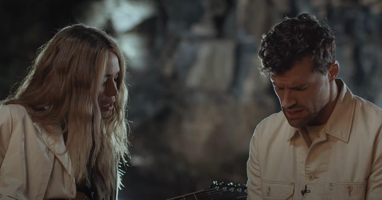 'Worth It' Moriah Smallbone And Husband Joel Perform Worship Song