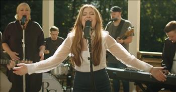 Let love fill your soul as Riley Clemmons shares an acoustic performance of her single, ‘For The Good.’ As you hear these lyrics, remember that God had great plans for us and He is always in control.

“Lord Your ways are higher 
You know Your plans for me 
You give purpose and a future 
Even when I can’t see”

Riley is a contemporary Christian artist who raced up the charts with her 2017 song ‘Broken Prayers.’ Since that time, this 20-year-old vocalist has gained millions of fans all over the world. She was even named as one of SoundExchange’s 2018 Year End Top 20 Breakout Artists.

Riley’s inspirational songs and unique voice make her a standout Christian artist.

Today, she is reminding us of God’s amazing love and grace with an acoustic rendition of ‘For The Good.’

Performed in her own back porch, this song is the perfect way to praise His Holy Name.

“So I will pray through every heartache 
I will cling to this faith 
Though I’m walking through the valley 
I’ll believe when You say”

<a href="https://www.instagram.com/p/CWbcmT9j3nQ/">On Instagram</a>, Riley shared that she was so touched by the response to inspirational tune. “I believe the promise of Romans 8:28 & I hope this song reminds you of the goodness and richness of the truth that God is WORKING all things for the good.”

Romans 8:28 “And we know that for those who love God all things work together for good, for those who are called according to his purpose.”
