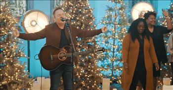 <p>Christian artist Chris Tomlin rings in the season with a live performance of &lsquo;I Heard The Bells On Christmas Day.&rsquo; As you celebrate this wonderous event, remember that Jesus is the reason for the season!

<p>&ldquo;I heard the bells on Christmas day Their old familiar carols play And mild and sweet their songs repeat Of peace on earth good will to men&rdquo;

<p>Chris Tomlin is one of the most recognizable names in contemporary Christian music. After starting out as a worship leader at his church, Chris quickly climbed the music charts. Years later, he continues to give us hit after hit. His songs such as &lsquo;Good Good Father&rsquo; and &lsquo;God&rsquo;s Great Dance Floor&rsquo; are iconic tunes in the Christian music world and you can hear many of his songs in church services.

<p>Today, Chris is celebrating the birth of our Savior with this beautiful rendition of &lsquo;I Heard The Bells On Christmas Day.&rsquo; What a wonderful way to praise His Name!

<p>&ldquo;And the bells are ringing (peace on earth) Like a choir they're singing (peace on earth) In my heart I hear them (peace on earth) Peace on earth, good will to men&rdquo;

<p>This year, let us put Jesus at the forefront of your celebrations. Use these inspirational lyrics to let the whole world know that our King is here and He is still alive!

<p>Matthew 1:21 &ldquo;And she shall bring forth a son, and thou shalt call his name Jesus: for he shall save his people from their sins.&rdquo;

