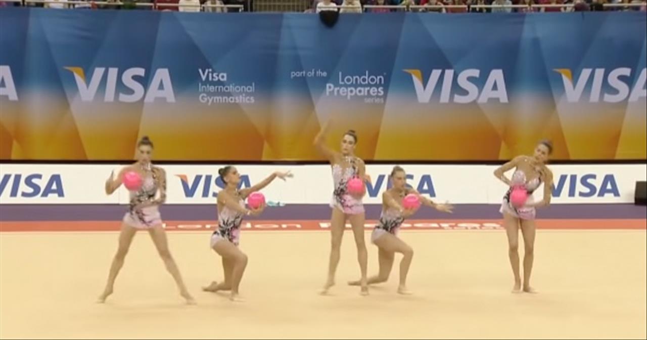 5 Gymnasts Perform Mesmerizing Routine While Balancing Balls