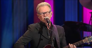 <p>Renew your faith in Lord as Steven Curtis Chapman performs his powerful song, &lsquo;Don&rsquo;t Lose Heart.&rsquo;&nbsp;</p>

<p>These lyrics are the perfect reminder that even in our darkest moments, we have the strength of a thousand armies by our side.</p>

<p>&ldquo;When you say God help me you're wondering if he's even listening<br />
Truth is, I've wondered the very same thing so, you don't have to feel ashamed<br />
Let me walk with you through this valley<br />
And tell you all that I've learned to be true&rdquo;</p>

<p>Steven Curtis Chapman is a Dove and Grammy award-winning musician. For decades, he&rsquo;s been paving the way in Christian music and still remains a staple in the genre today. Over the years, Steven has blessed us with songs such as &lsquo;Cinderella&rsquo; and &lsquo;The Glorious Unfolding.&rsquo;</p>

<p>Today, he&rsquo;s at the Grand Ole Opry for a stunning performance of his single, &lsquo;Don&rsquo;t Lose Heart.&rsquo;</p>

<p>&ldquo;Don't lose heart, don't you dare let go<br />
I've been where you are, you are not alone<br />
I know it gets dark, I know it gets hard<br />
But we're gonna make it home, so don't lose heart&rdquo;</p>

<p>In a <a href="https://www.wnypapers.com/news/article/current/2022/07/08/151557/steven-curtis-chapman-says-dont-lose-heart">recent interview</a>, Steven shared the inspiration behind the powerful words. &ldquo;I&rsquo;ve heard countless stories of others who&rsquo;ve walked through their own deep dark valleys, and I feel like there are some things I can say from the perspective I have now.&rdquo;</p>

<p>What a blessing to know that we are all in this together, with God at the center of it all.</p>

<p><em><a href="https://www.godtube.com/bible/luke/17-6">Luke 17:6</a> &ldquo;And the Lord said, If you had faith as a grain of mustard seed, you might say to this sycamine tree, Be you plucked up by the root, and be you planted in the sea; and it should obey you.&rdquo;</em></p>
