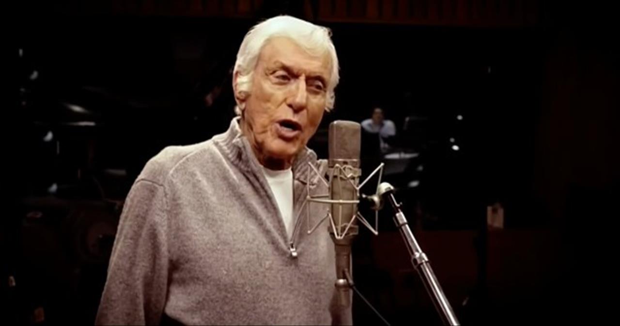Dick Van Dyke And Wife Sing ‘Young At Heart’ Duet