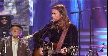 'Lord, I Hope This Day Is Good' Willie Nelson's Son Performs Beloved Hymn