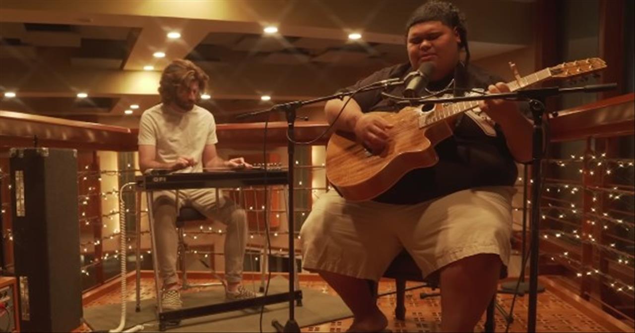 American Idol Winner Iam Tongi 'If I Could Only Fly' Acoustic Video