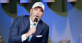 Comedian Hilariously Recounts Terrifying Experience At Florida Theme Parks
