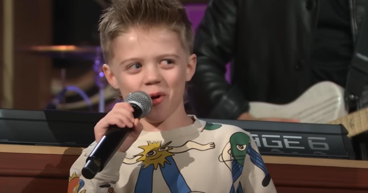 Kelly Clarkson’s Son Proves Talent Runs in the Family with Frank Sinatra Cover