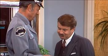 Tim Conway Takes on Broken Vending Machine and Unhelpful Security Guard in Hilarious Sketch