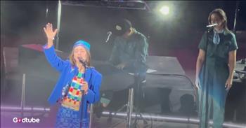 <p>Prepare for an incredible moment of worship that happens live. Lauren Daigle sounds just the same live as she does on a soundtrack. Her voice is truly a gift from the Lord. Check out this video of Lauren Daigle&rsquo;s soul-stirring live rendition of &ldquo;Let It Be a Hallelujah."&nbsp;</p>

<p>This K-Love concert shows a team of worship leaders up on a large stage. There are guitars, a brass section, keys, vocalists, and percussionists. All of them are coming together in unity to lift the name of Jesus high with their instruments. Lauren is standing in front, funkier than ever in a bright blue outfit that makes a statement. She invites the audience to hear and join in on a song that she loves so much. After introducing the song, Lauren gives a strong vocal performance and honors the Lord in worship by raising her hands throughout.</p>

<p>The chorus of this song sings:</p>

<p>With every breath that&rsquo;s in me, With every song and melody<br />
Let it be a hallelujah<br />
In every breaking moment, In every blessing that You give<br />
Let it be a hallelujah</p>

<p>You can see her kind heart shine through as she smiles and waves during the song at some excited audience members. Lauren carries herself with grace and confidence on the stage. Her humble presence points upward with such a powerful gift of music.&nbsp;</p>

<p>This song reminds us that our worship to Jesus is not a song, but the gift of obedience out of love for the Lord in our daily lives. Our entire lives are called to glorify God. This video will remind you that your life matters today in praising our Living God.</p>

<p><em>&ldquo;After this I heard what sounded like the roar of a great multitude in heaven shouting: &ldquo;Hallelujah! Salvation and glory and power belong to our God.&rdquo; <strong><a href="https://www.godtube.com/bible/Revelation/19-1">Revelation 19:1</a></strong></em></p>
