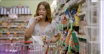 The Many Types of People You Always See at the Grocery Store