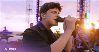 <p>This Idol contestant stuns with &ldquo;The Power of Love&rdquo; performance in one of his most recent performances on American Idol Season 24. Jake Thistle&rsquo;s got that older kind of style that sounds electric. Play the video to enjoy it from home!</p>

<p>This "The Power of Love" American Idol cover by Jake Thistle absolutely hits the spot. He has the whole rock-and-roll vibe going for him, with his cool guitar and husky voice. He hits every note just the way he should.&nbsp;</p>

<p>&ldquo;You&rsquo;re a tremendous player,&rdquo; country star Brad Paisley told him at his practice performance. &ldquo;That is so perfectly done. That&rsquo;s a high song, I mean you always sing higher than you think&hellip;. In your case, go for those high ones.&rdquo;</p>

<p>He added that Jake&rsquo;s performance looks &ldquo;effortless,&rdquo; and he advised him to make it look like performing is a little hard because it&rsquo;s more interesting to watch.&nbsp;</p>

<p>And Jake completely nails that in his "The Power of Love" American Idol cover. He&rsquo;s got the facial expressions down and leans into his guitar at just the right moments. The judges and fans were loving his performance.&nbsp;</p>

<h2>&ldquo;The Power of Love&rdquo; Was Written For Back to the Future&nbsp;</h2>

<p>&ldquo;The Power of Love&rdquo; was originally sung by Huey Lewis &amp; The News in 1985. It was written for the movie, Back to the Future. Steven Spielberg had asked the band to write a song for the movie.</p>

<p>&ldquo;Spielberg didn&rsquo;t give us a brief, and I didn&rsquo;t know how to write songs for films. But I said we&rsquo;d send him the next thing we wrote. Which we did,&rdquo; Lewis <a href="https://www.loudersound.com/bands-artists/huey-lewis-and-the-news-power-of-love-story-behind-the-song">recalled</a>.&nbsp;</p>

<p>Lewis had very little confidence that the song would work for the movie.&nbsp;</p>

<p>&ldquo;I knew it was a good song, but I didn&rsquo;t actually think it was going to work for him because it had nothing to do with the movie, ostensibly,&rdquo; Lewis <a href="https://www.loudersound.com/bands-artists/huey-lewis-and-the-news-power-of-love-story-behind-the-song">said</a>. &ldquo;It was actually a love song, and Marty McFly had no love interest to speak of. That wasn&rsquo;t what the movie was about.&rdquo;</p>

<p>Nonetheless, Spielberg and his team loved it, and now "The Power of Love" is being covered decades later on American Idol, and everyone still loves it.&nbsp;</p>

<p>Thank you, Steven Spielberg!</p>
