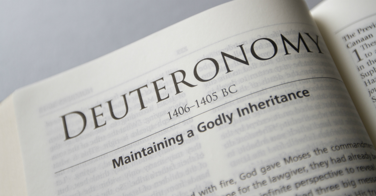 Deuteronomy - Complete Bible Book Chapters and Summary - New International Version
