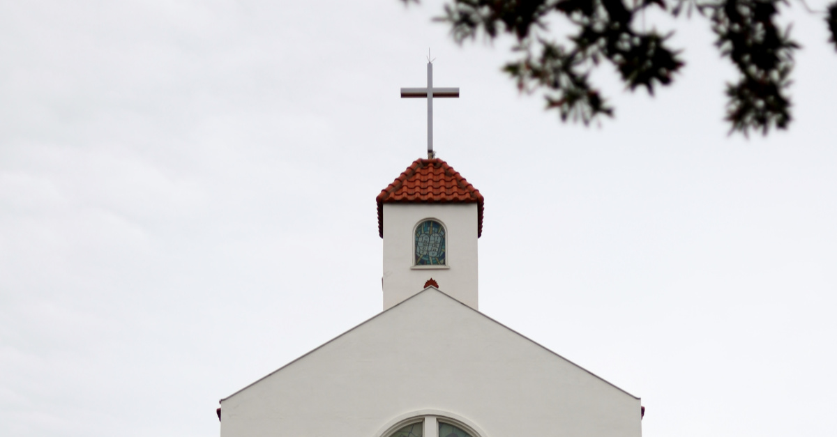 A church building, 68 percent says the government should not get involved in the church