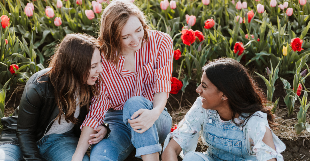 Girls talking, things Christians should remember when communicating with others