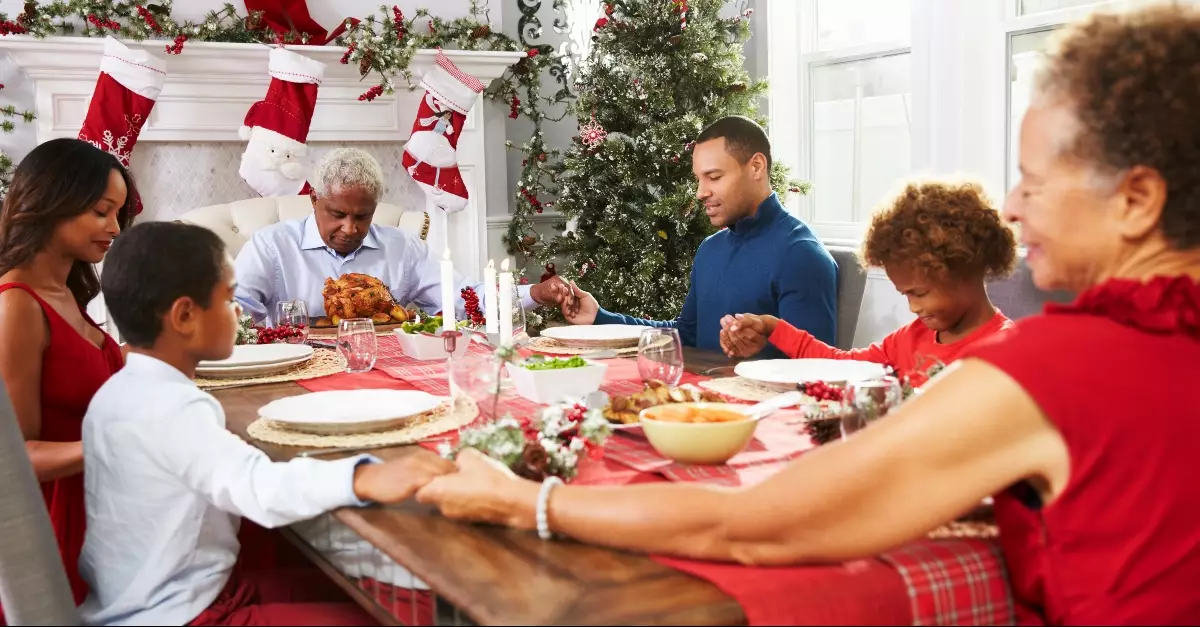 30 Best Christmas Prayers For 2020 Family Blessings