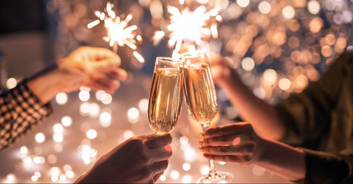 What Does Auld Lang Syne Mean And Why Do We Sing It At New Years 