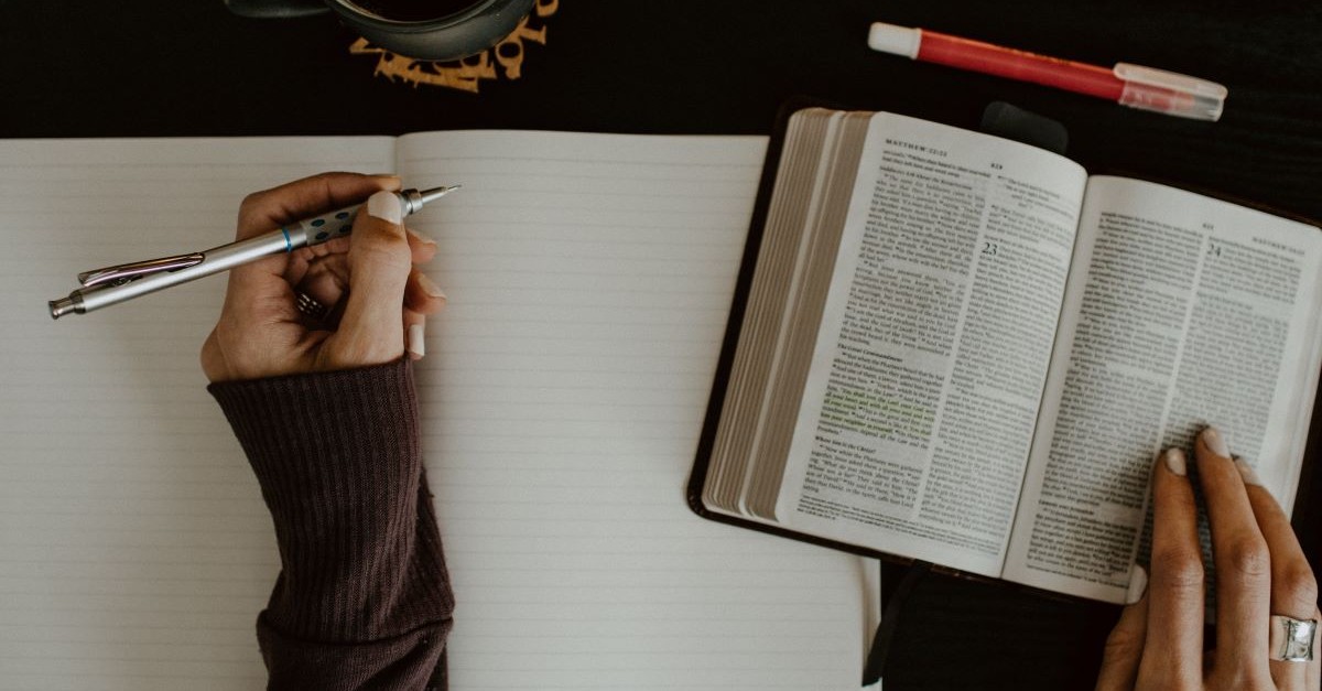woman bible journal journaling study pen highlighter coffee table