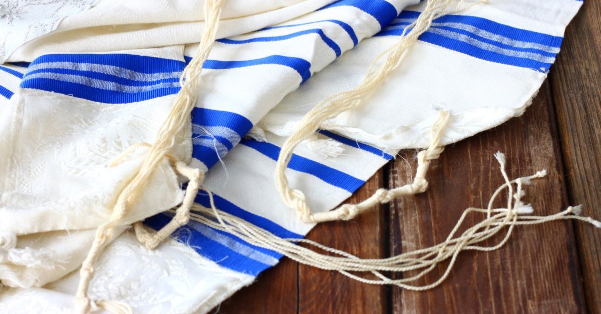 What Is a Prayer Shawl? It's Biblical Purpose and Meaning
