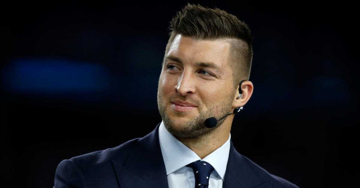 Money and Fame Are 'Not Going to Satisfy You,' Tim Tebow Tells Graduates thumbnail