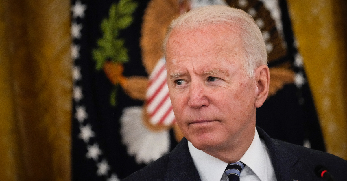 Biden’s Approval Rating Drops to 41 Percent over His Handling of the Afghanistan Withdrawal thumbnail
