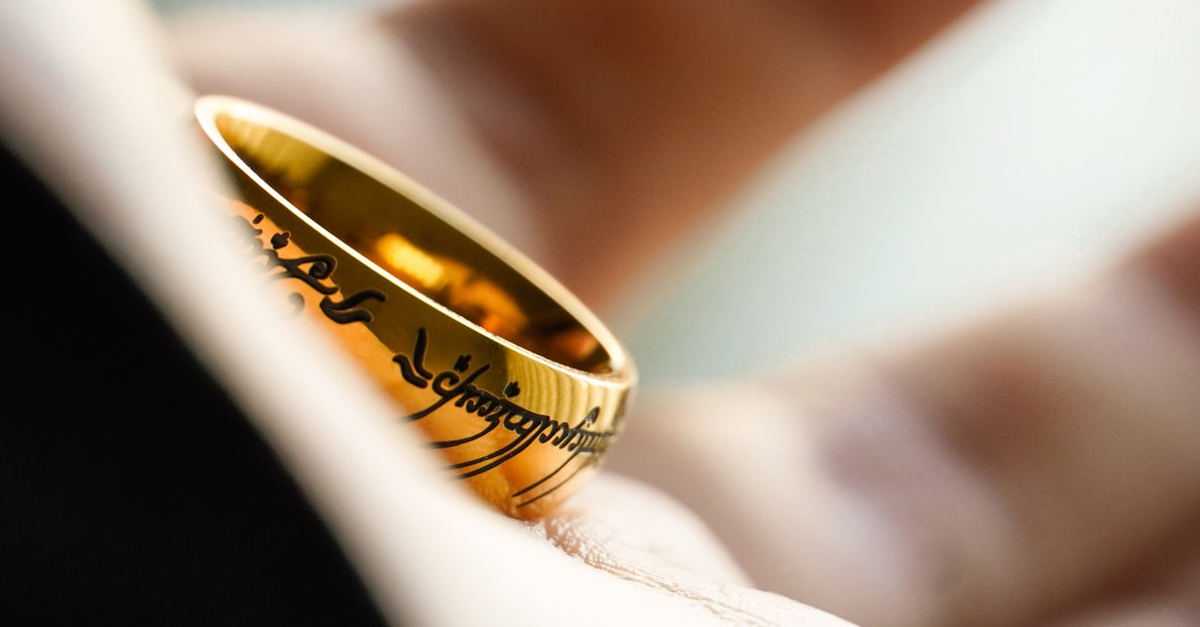 What Dies The Lord Of The Rings Ring Say Remopla