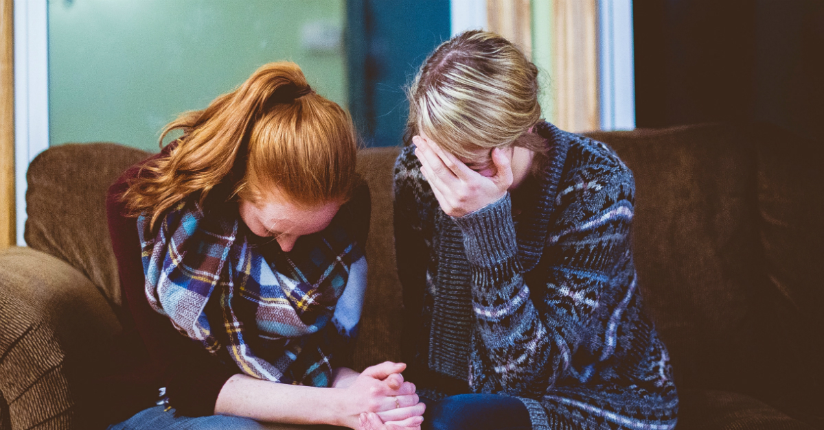 6 Loving Things You Should Say To Someone Who Is Grieving